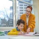 42 000 enfants sans accompagnement par manque aesh