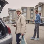 retraitee gagne argent avec smartphone