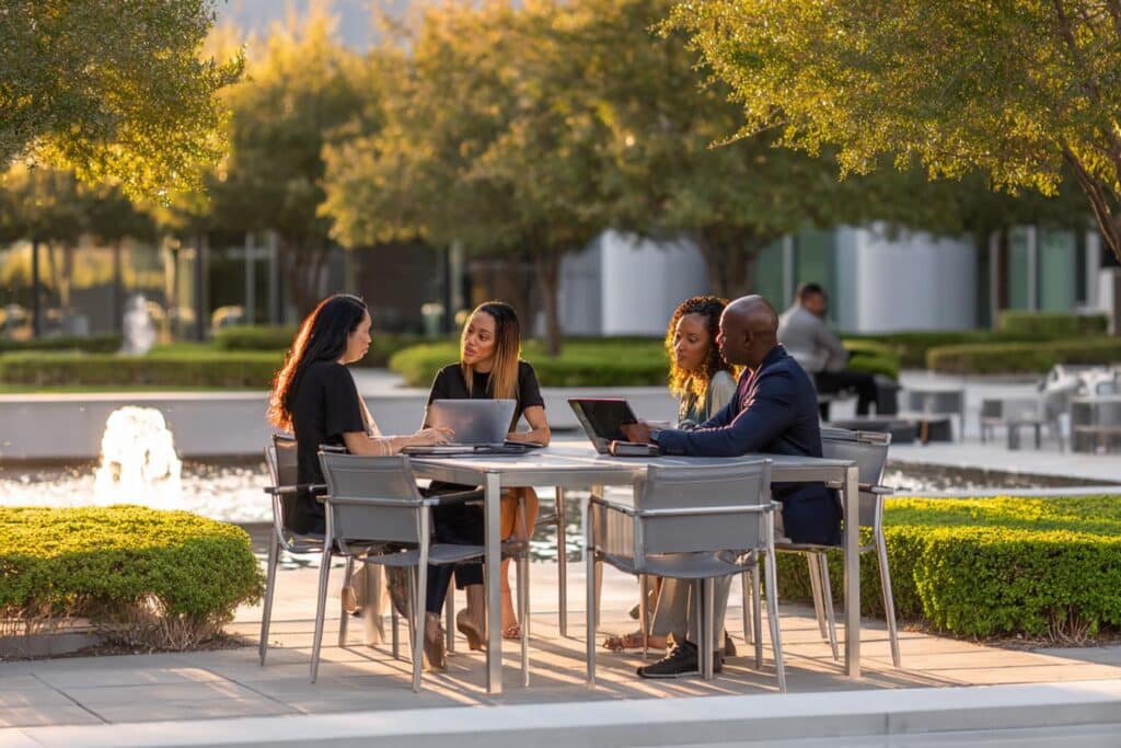 salon de jardin moderne pour entreprise
